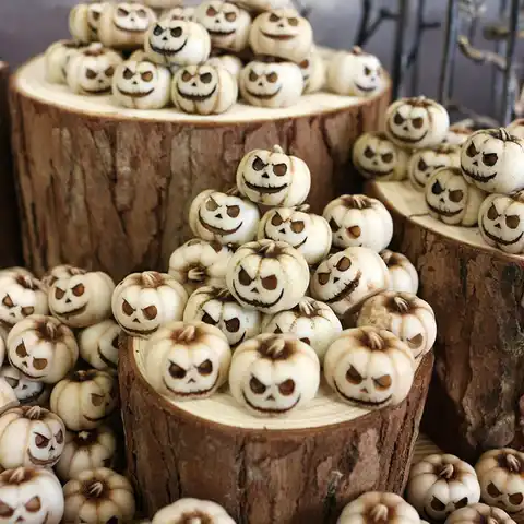 Décorations de citrouilles d'Halloween en résine, 20 pièces, Mini citrouilles réalistes réutilisables et effrayantes, ornements de jardin créatifs et intéressants