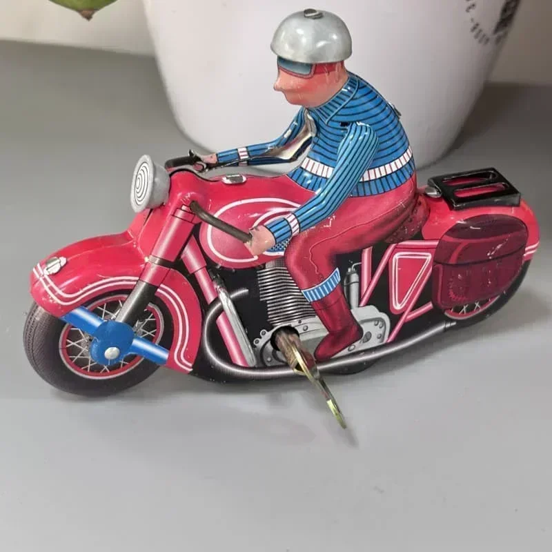 Giocattolo a carica in metallo di latta Modello di ornamento per stanza di motocicletta rossa Modello di orologeria per motocicletta Modello divertente Regalo di compleanno