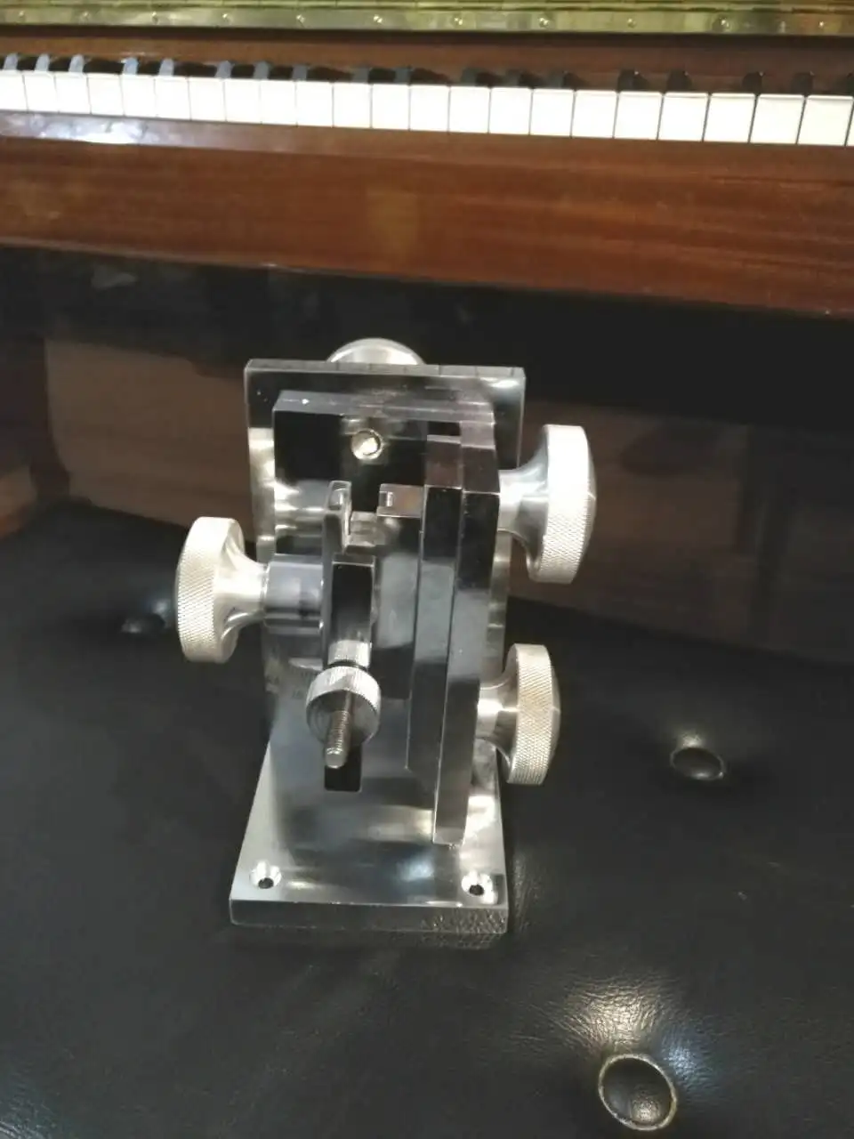 Piano hammer drilling jig