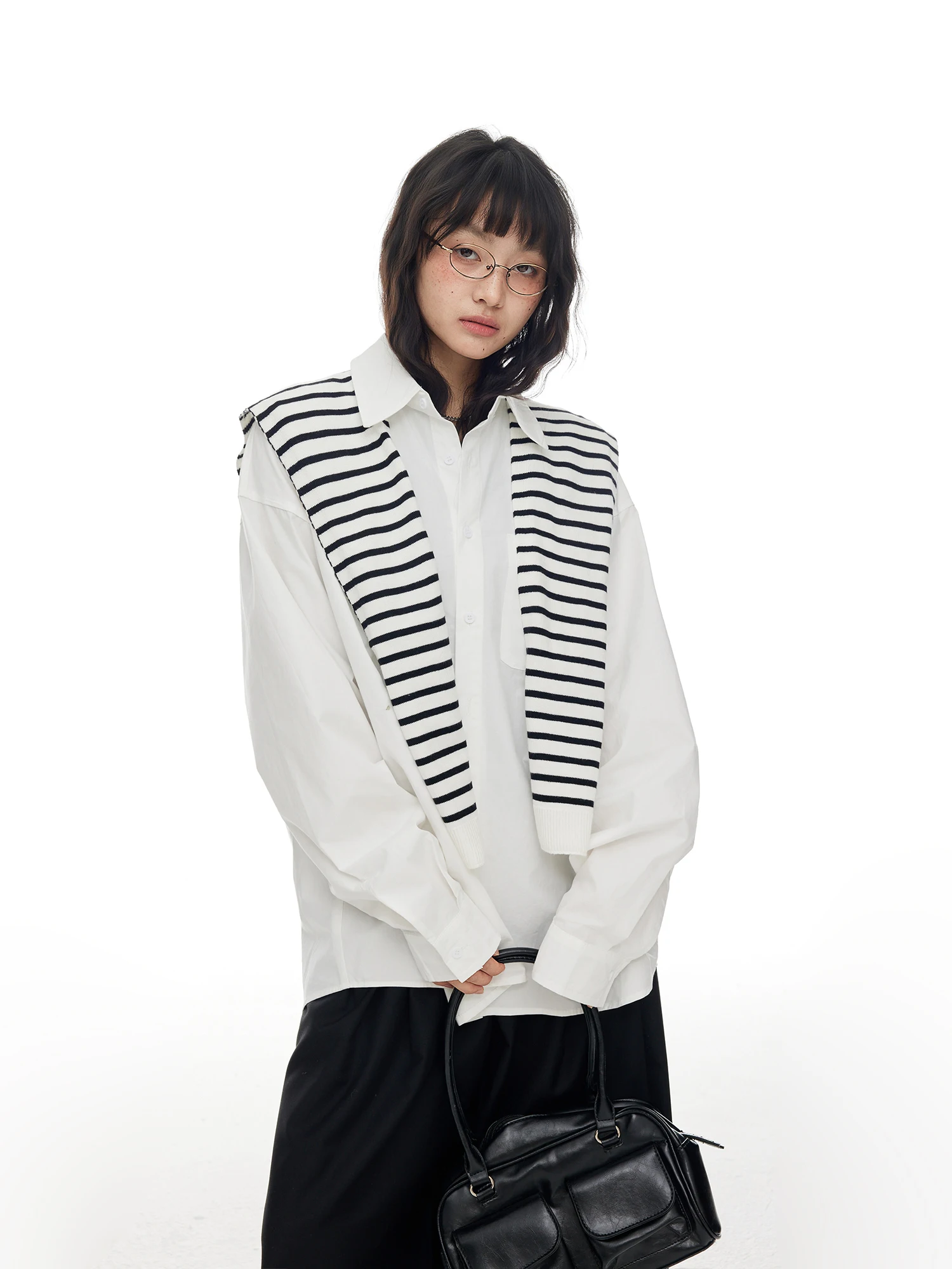 

Американское ретро-пальто с полосками и запахом на плечах, женское, свободного кроя, весеннее, повседневное, белое, из чистого хлопка, с длинными рукавами, в уличном стиле