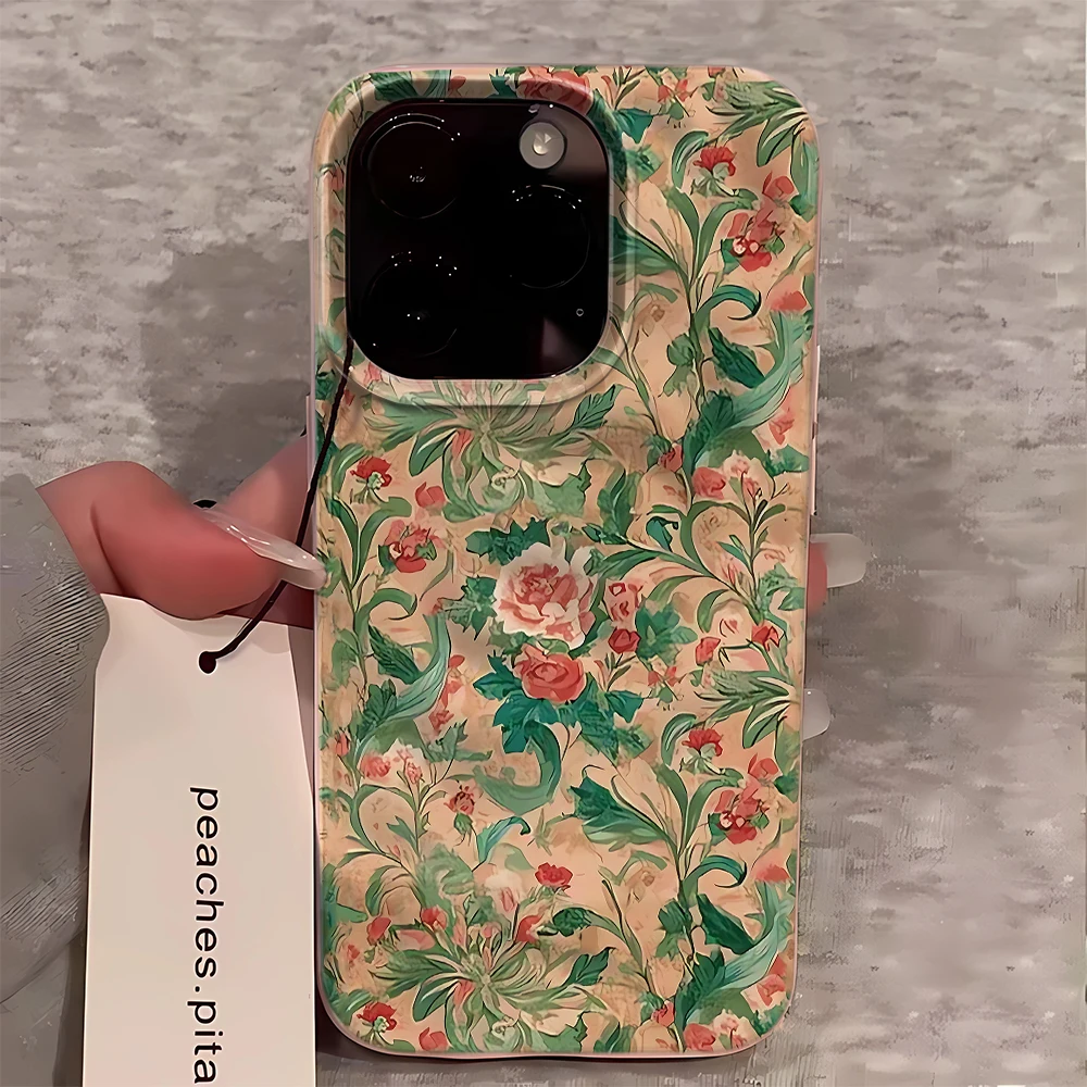 ヴィンテージ風の花柄とつる模様が施された、女性向けのiPho - Vintage Floral Pattern Soft Case のレビューと価格
