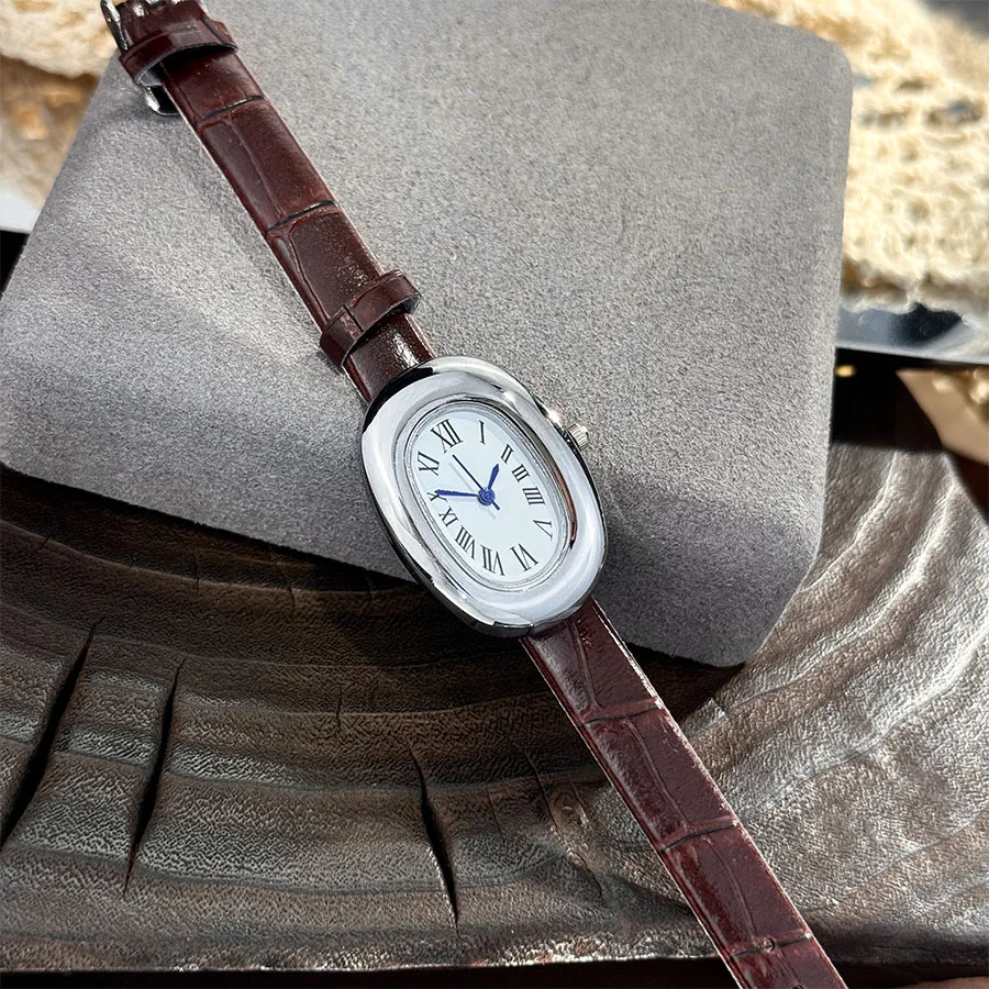 السيدات الجديدة البيضاوي حوض الاستحمام على شكل بيضة حزام كوارتز ساعة أنيقة مصغرة خمر على غرار ساعة اليد الأنيقة العصرية