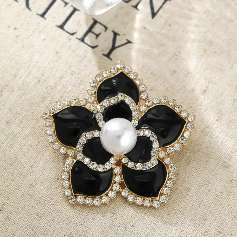 エレガントでシンプルな黒椿ブローチ、メタル製の喪服コサージュピン、女性用高級服、スーツ、スカーフアクセサリー、ブローチ