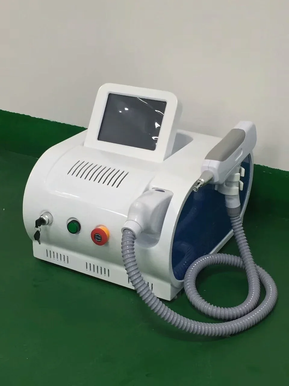 Professional beauty equipment skin rejuvenation eyebrow nd yag laser tattoo removal machine