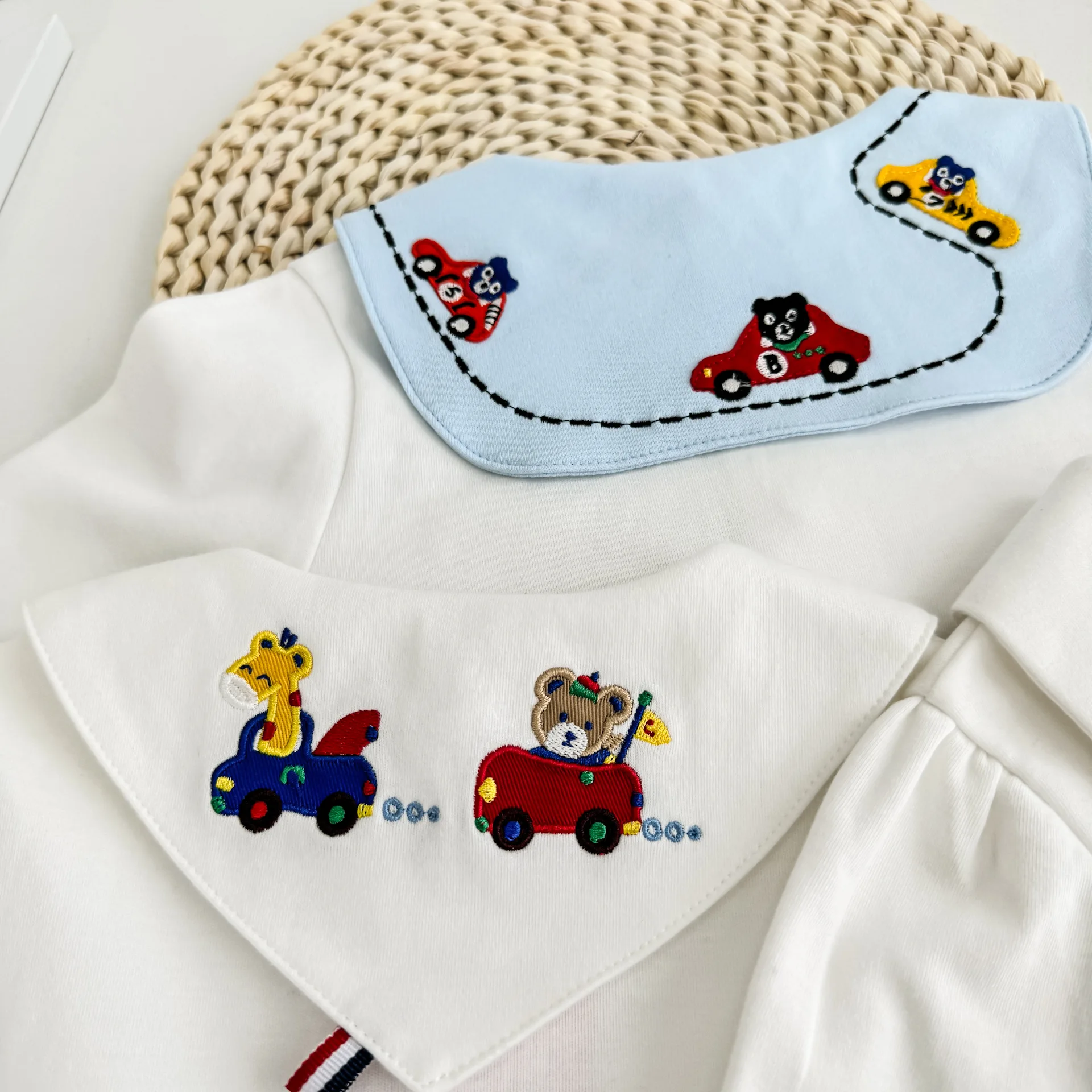 Japonais 2025 automne nouveau polyvalent mignon vêtements pour enfants couleur unie chemise douce pour garçons et filles dessin animé col de voiture intérieur T