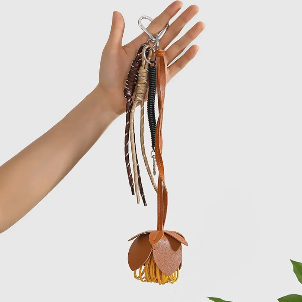 

Lovely Hanger Flower Pu Leather Pendant Handmade Cartoon Leather Keychain Car Keyring Creative Bag Pendant Men