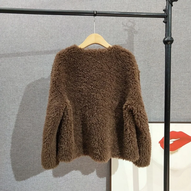 2025 نمط جديد زر جولة الرقبة فرو الضأن معطف جلد المرأة الأغنام شيرلينغ سترة قصيرة JT521