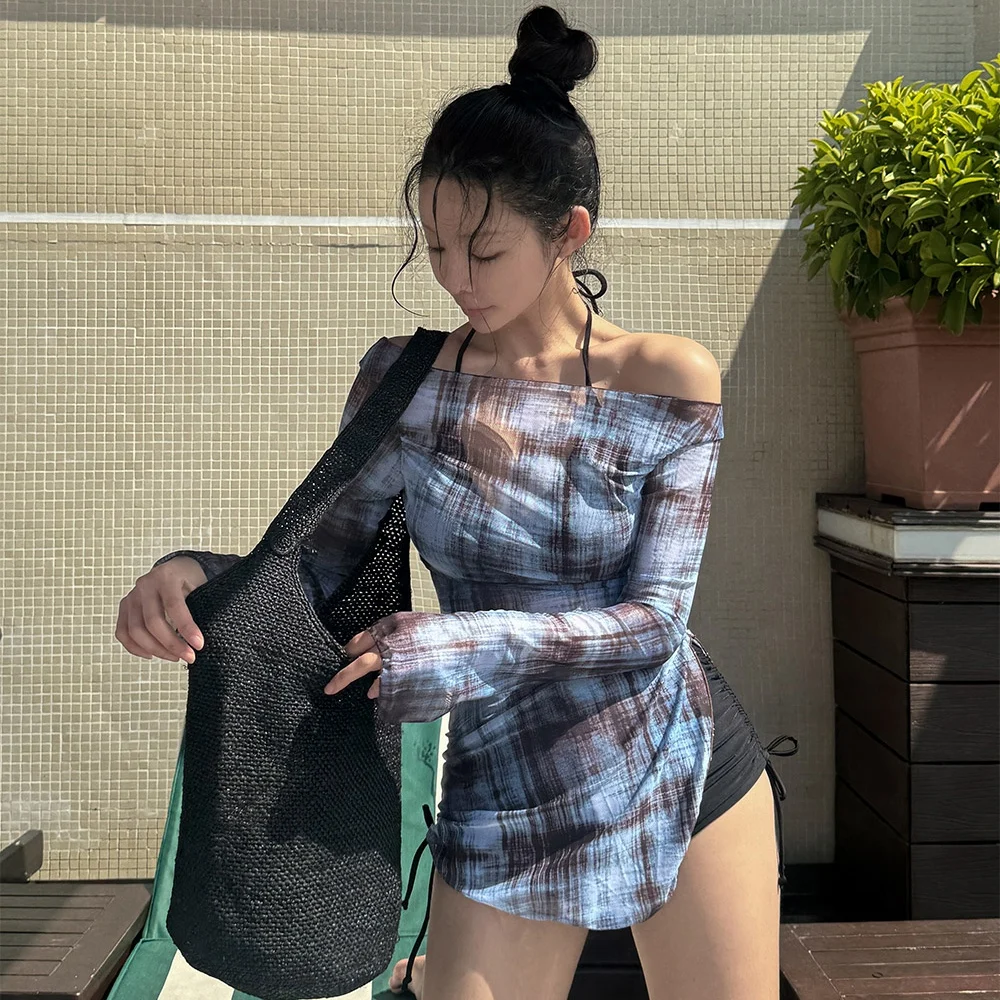 

Новый женский комплект бикини 2026 года в тайском стиле: ультрасексуальный, с принтом, ретро, красивый, из трех предметов, с защитой от солнца, для пляжного отдыха, полиэстер, нейлон.