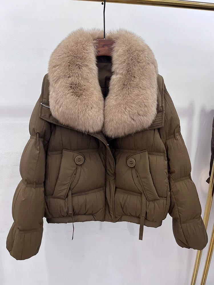 2025年冬暖かい女性用天然グースダウンジャケット、本物のキツネの毛皮の襟付きパファージャケット、厚手の女性用アウターコート、ホットセール