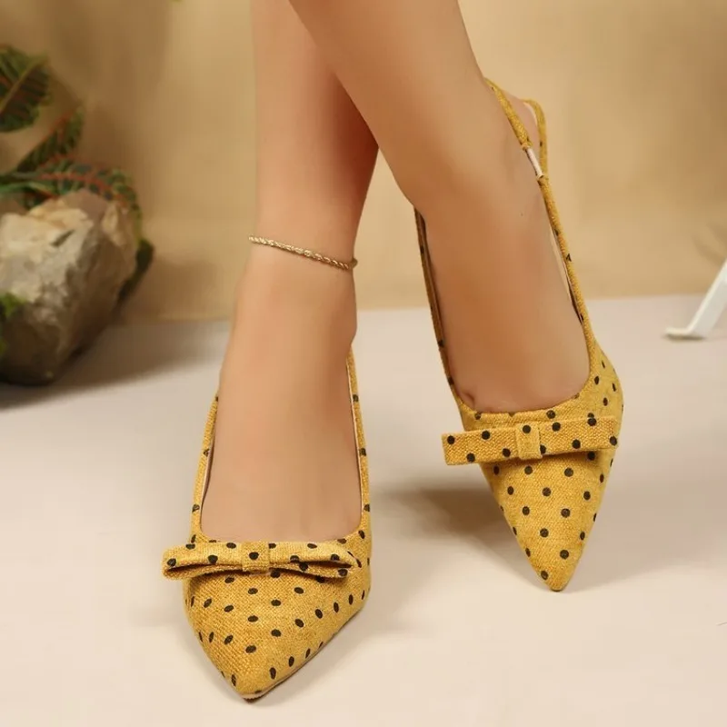 Damenmode, geschlossene Zehenpartie, Stiletto-Pumps, spitze Zehen, hohe Absätze, elegantes Schuhwerk für Büro, formelle Anlässe, bequemes Schuhwerk für Damen. – Detail 2