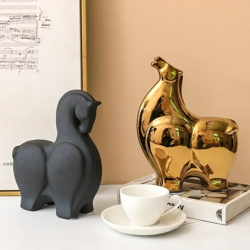 

Nordic light luxury Creative Fat Horse Figurine Miniature Model Modern Art Animal Figurine Ornament Home Decoration Accessories