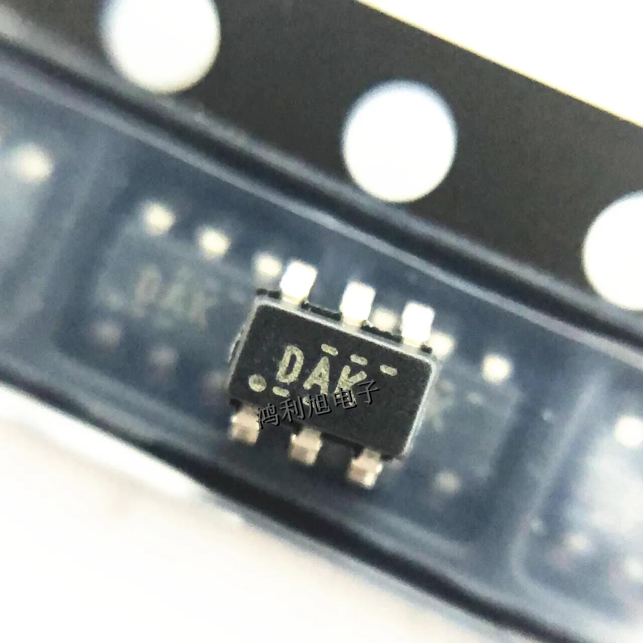 

20pcs/Lot TPS61165DBVR SOT-23-6 MARKING;DAK LED Lighting Drivers Hi Brightness White LED Drvr