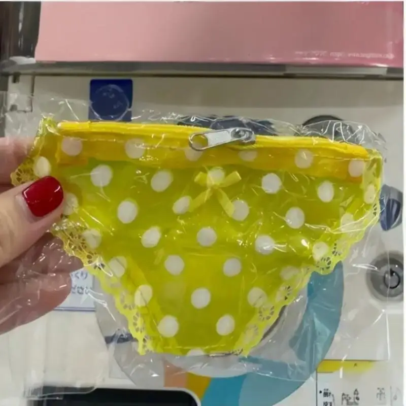 Monedero de Encaje con Forma de Braguita, Mini Bolsa de Almacenamiento de PVC con Cierre, Bolsa de Maquillaje con Diseño de Fresa, Excelente Regalo para Fiestas y Cumpleaños