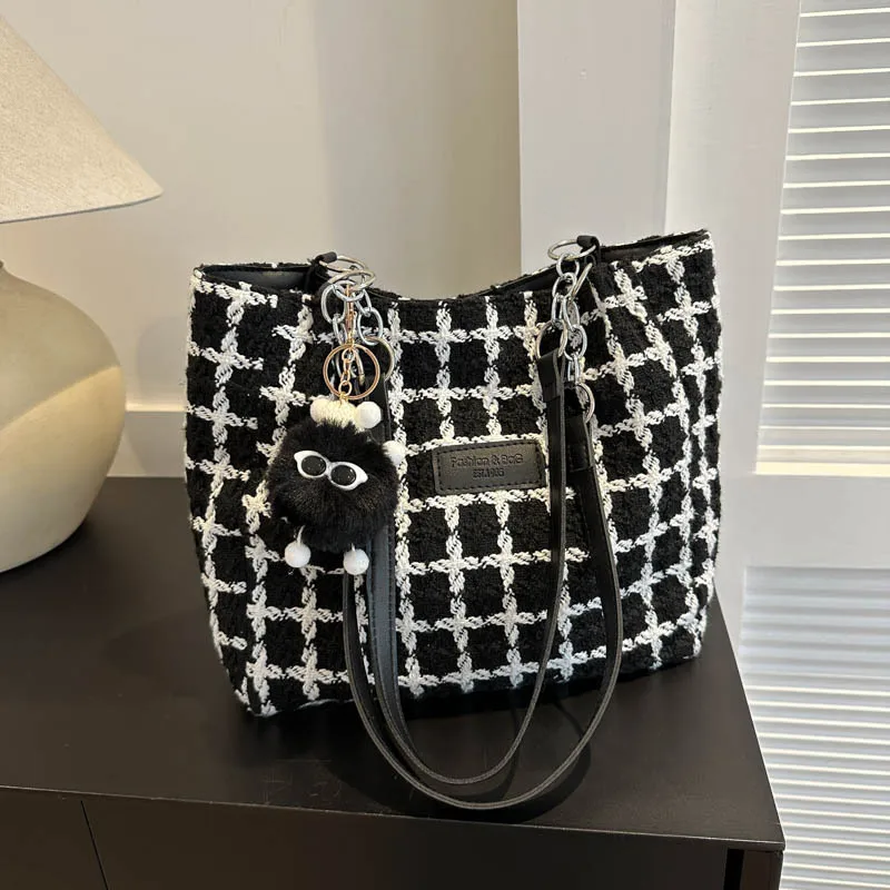 

​​2025 New Plaid Tote Bag Summer Large Capacity Shoulder Purse Casual Crossbody Bag Stylish Underarm Handheld Commuter Bag​