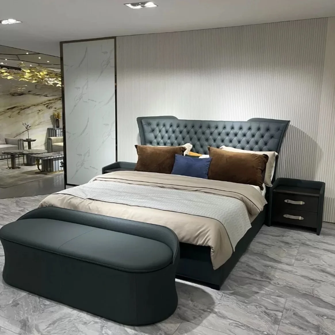 Italian light luxury leather bed designer recommends double buckle leather bed luxury bed combination