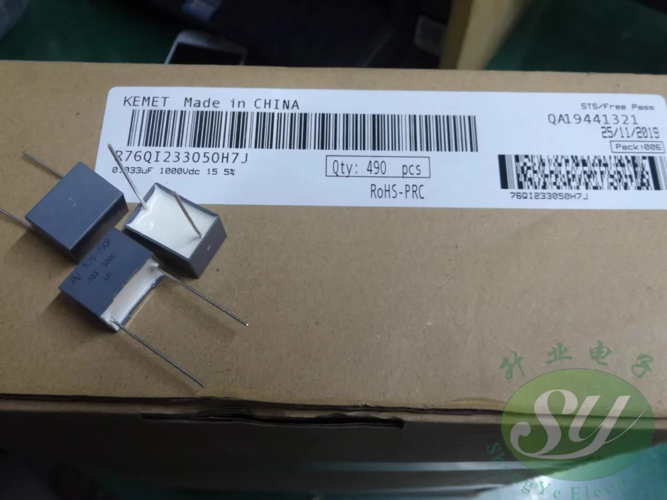 

10PCS AV R76 0.033uf/1000V 33nf 333 MKP New thick 12.8 film capacitor 15MM