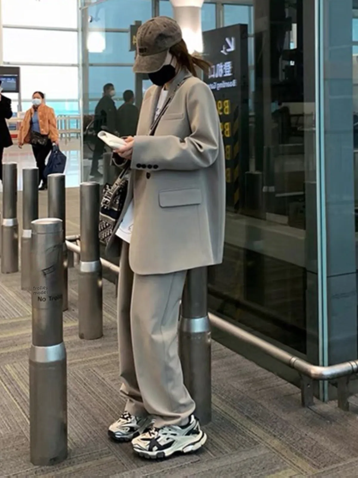 

Новый женский повседневный костюм-двойка (пиджак и брюки) в стиле кэжуал для весны и осени, маленький размер, для работы и повседневной носки