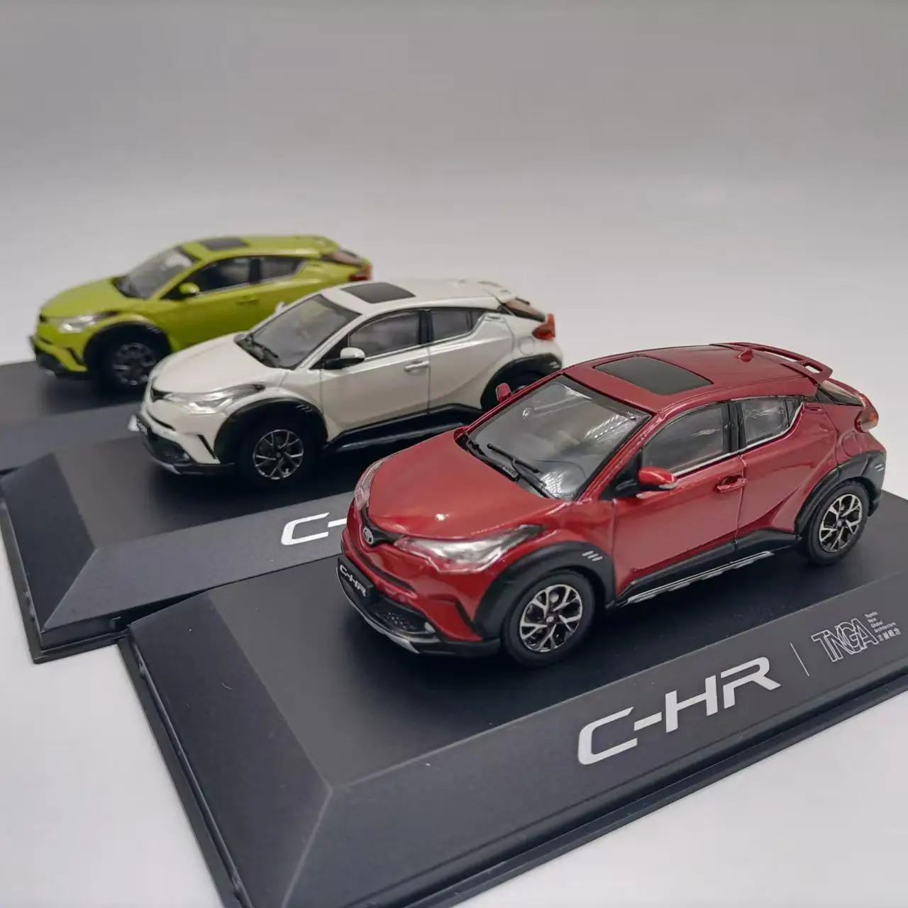 

Литой под давлением масштаб 1:43, GAC Toyota C-HR, модель автомобиля из сплава, Коллекционная игрушка, подарок, сувенир, украшение для дисплея