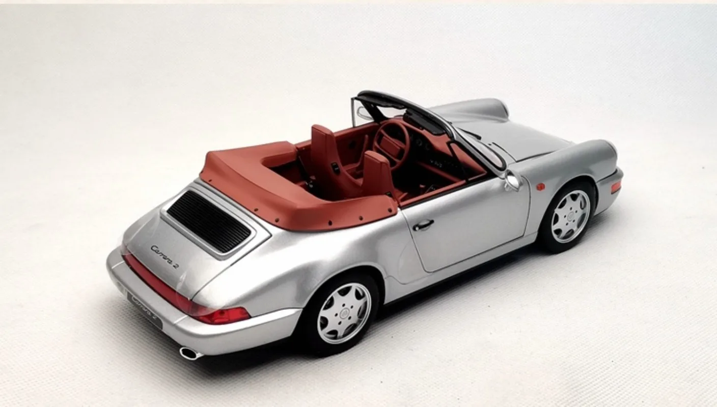 NOREV Diecast Porsche-Legierungsmodellautos im Maßstab 1:18, Porsche 911Carrera4, silberfarben, zum Spielen mit dem Geschenk, Originalverpackung mit Spielzeugautos