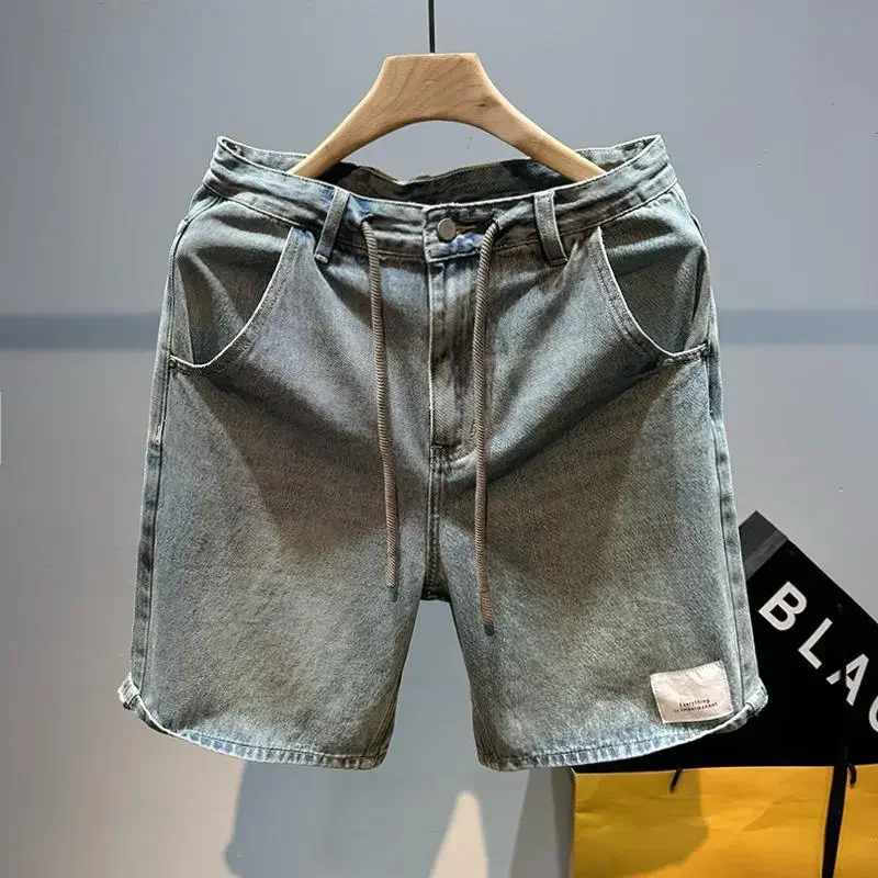 Męskie spodenki jeansowe Tekst z kieszeniami Sznurek Męskie krótkie jeansy Spodnie Vintage Nowość w Streetwear Cienki koreański trend w modzie 2024