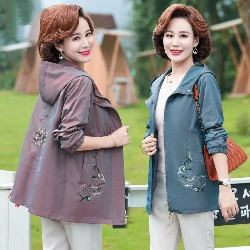 2023 Spring And Autumn New Mother's Casual Coat Female Middle-aged And Elderly Embroidery Fashion Loose Hooded Top Female Tide5X