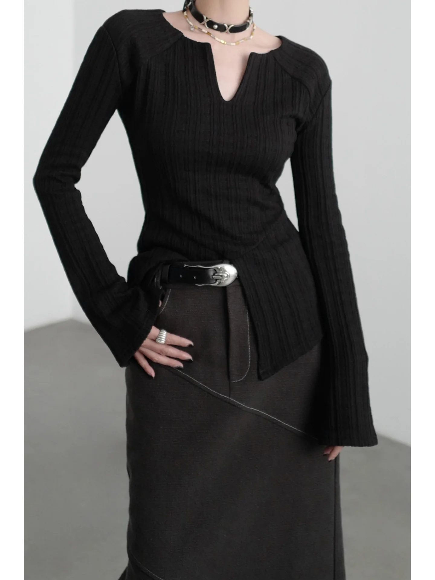 

Женская облегающая футболка с V-образным вырезом и текстурированными полосками для повседневной носки от WYHX