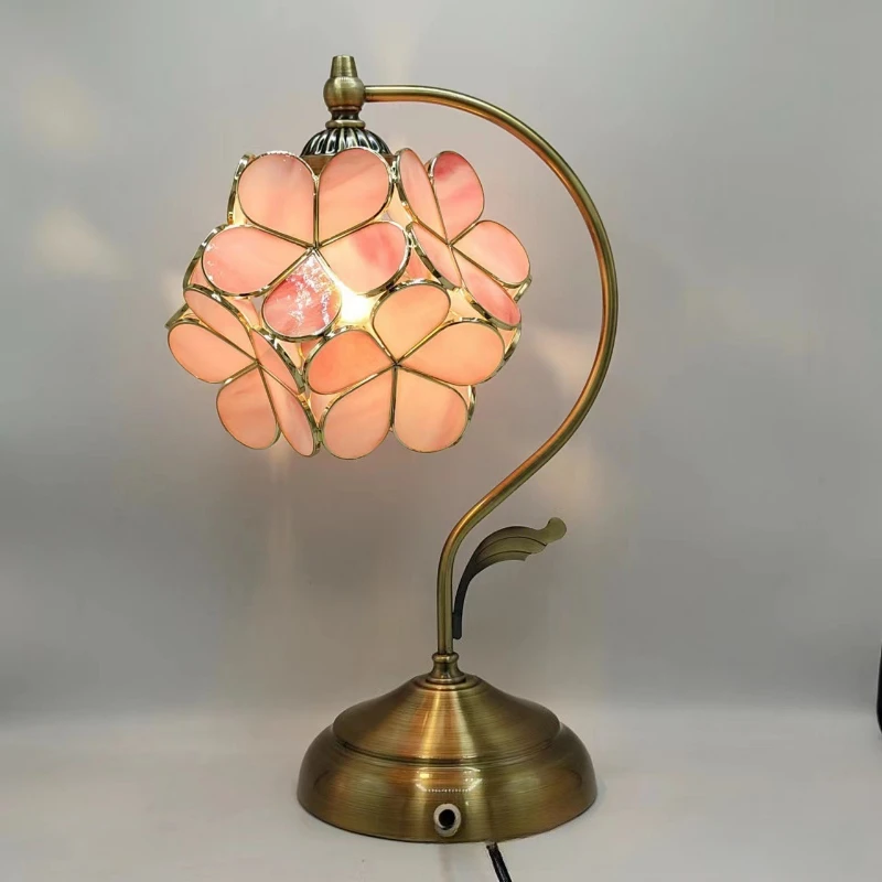 European American style living room retro bedroom bedside bed and breakfast desk cafe stained glass petal table lamp