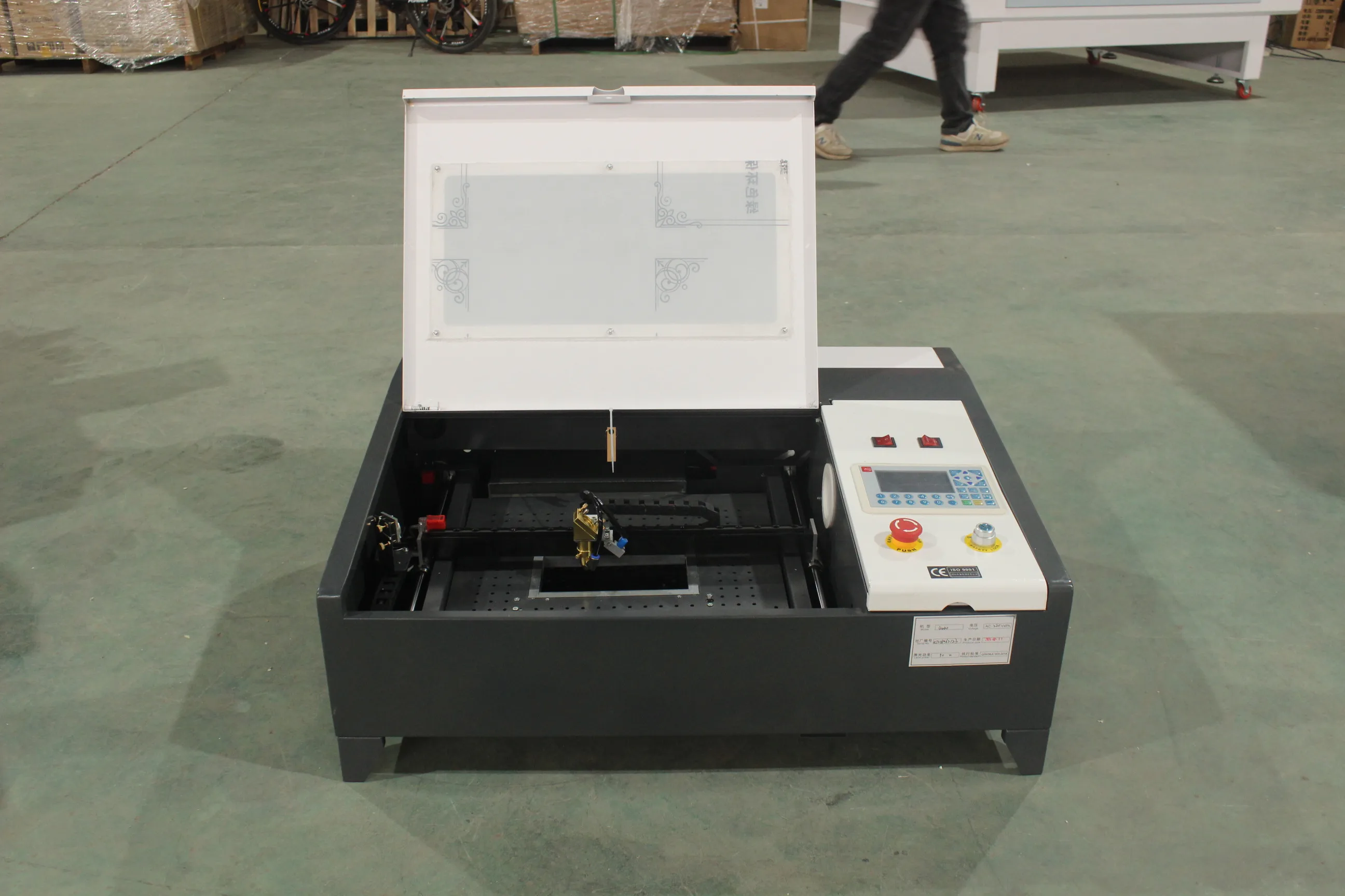 Compani di macchine per incisione e taglio laser alla ricerca di agenti di vendita