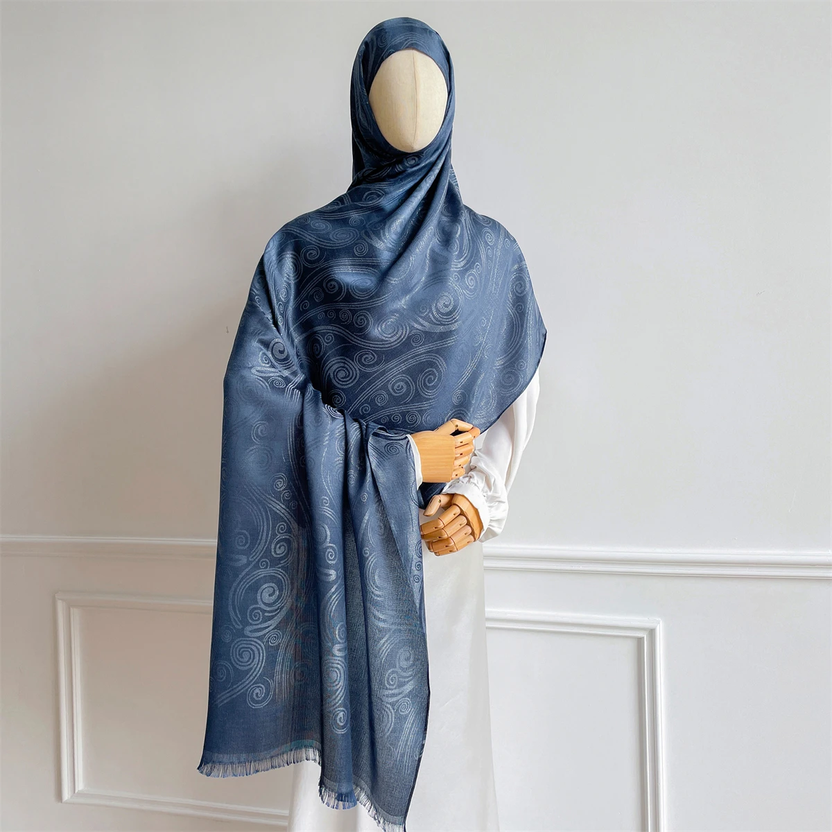 Luxury Paisley Pattern Women Hijab Gold Thread Jacquard Scarf Muslim Wraps Ramadan Islam Headscarf Shawl Turban Neckerchief