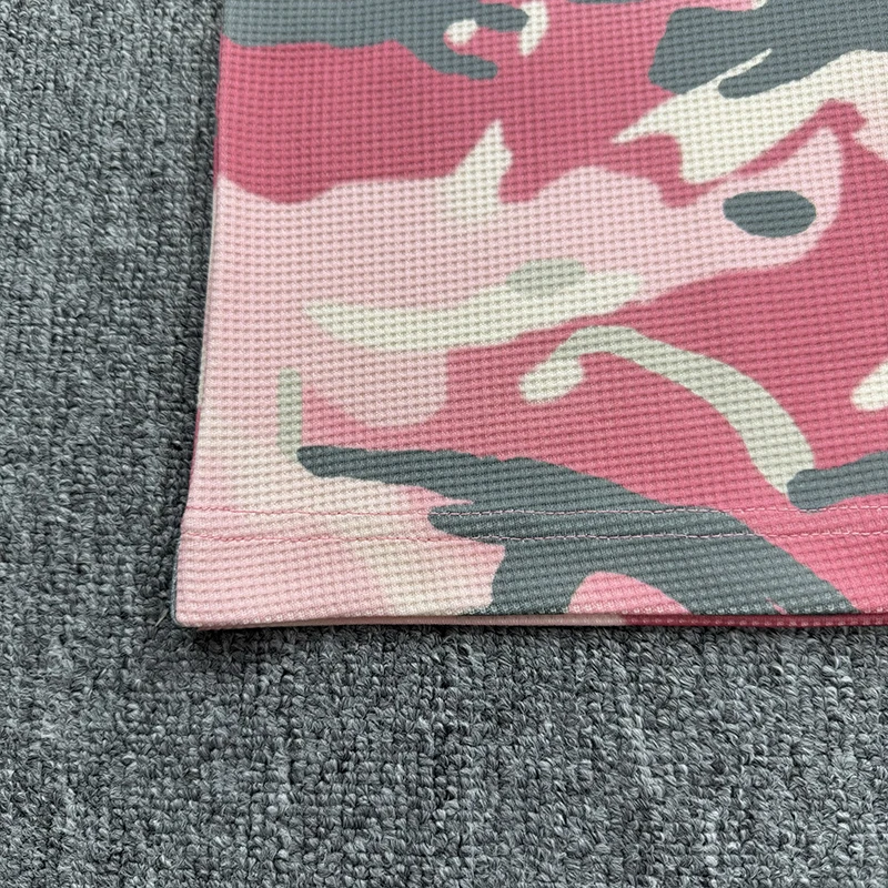 باتا كم طويل رقبة مستديرة مموهة شعار صغير طباعة قميص الرجال النساء 2026 الخريف/الشتاء جديد الشارع الشهير تنوعا باتا تي شيرت