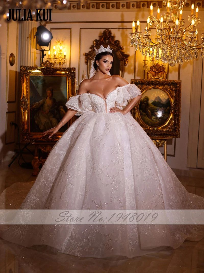 Julia Kui Abiti da sposa con scollo a cuore di lusso su misura Abiti da sposa con spalle scoperte Perline Gonne da sposa in pizzo ricamato