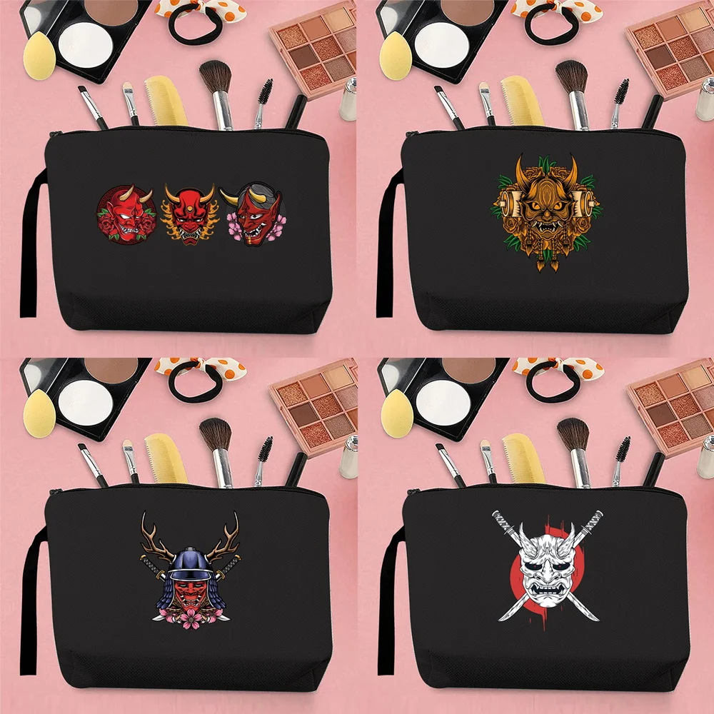 

Street Woman Cosmetic Bag Monster Pattern Printing Personality Portable Outdoor Storage Travel Canvas Black Change Clutch