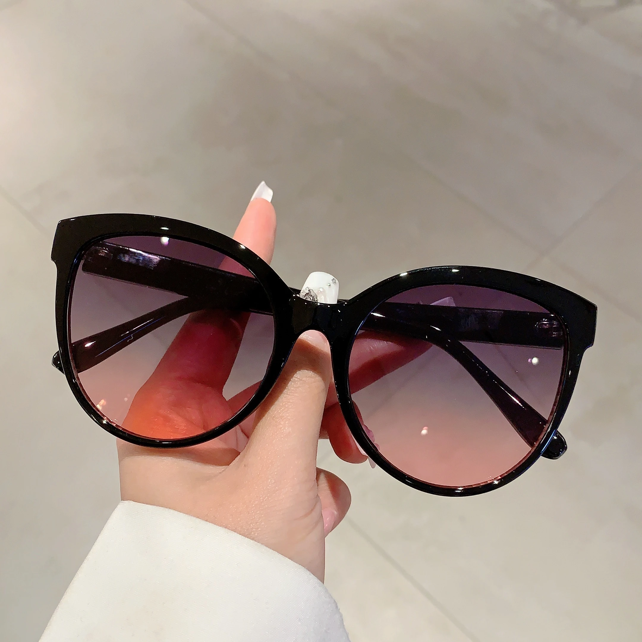 KAMMPT Vintage Cat Eye Sunglasses 2024 New Women Stylish Oversized Candy Color Outdoor Shades Fashion Brand Design Sun Glasses