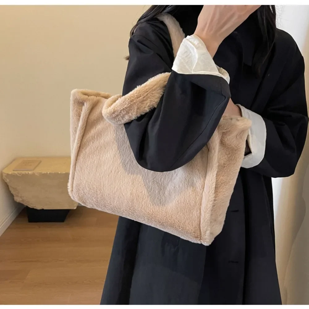 Large Capacity Single Shoulder Plush Tote Bag Fashion Commute 2024 New Fashion Autumn and Winter Fur Bag Carrying