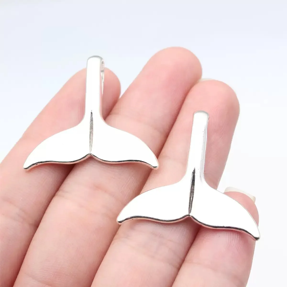 5/10pcs antique silver plated whale tail alloy pendants retro mermaid tail charms for necklace diy jewelry findings view 2