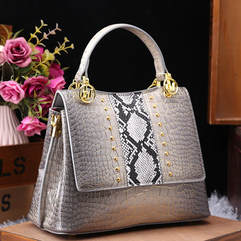 Luxury Designer Brand New High-quality Crocodile Print Hand Fashion Women's Crossbody Shoulder Bag Trend Hot Sale Free Shipping