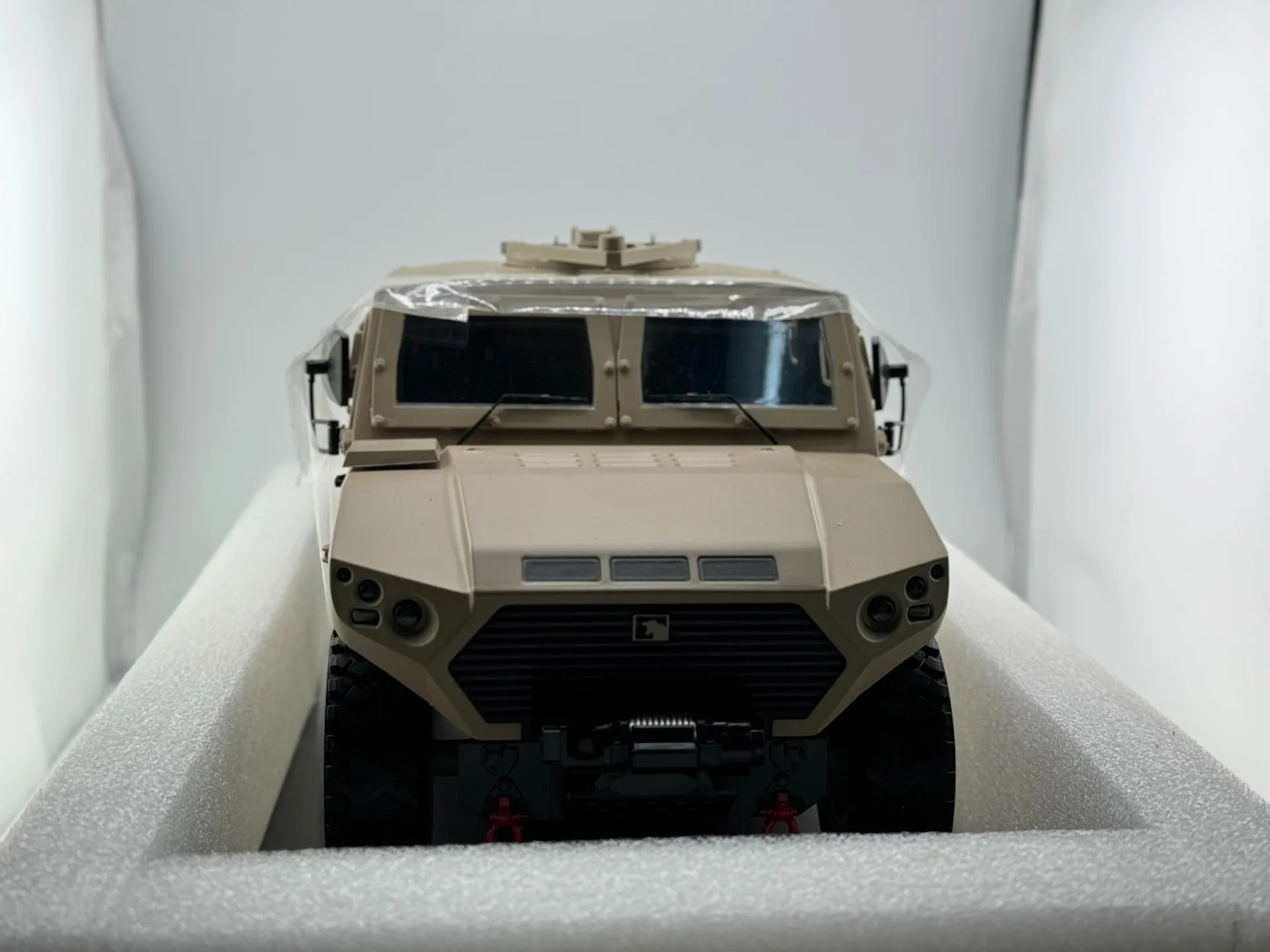 Diecast 1/16 Scale Alloy Model Car Model Collectible Toy Gift Souvenir Display Ornament