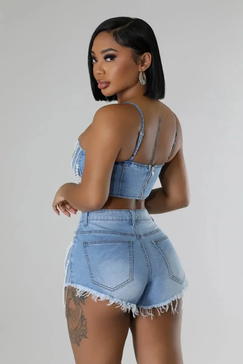 Conjunto jeans de 2 peças sem alças para mulheres, shorts e blusa pérola, roupa casual de rua, roupa sexy de festa, verão, 2024