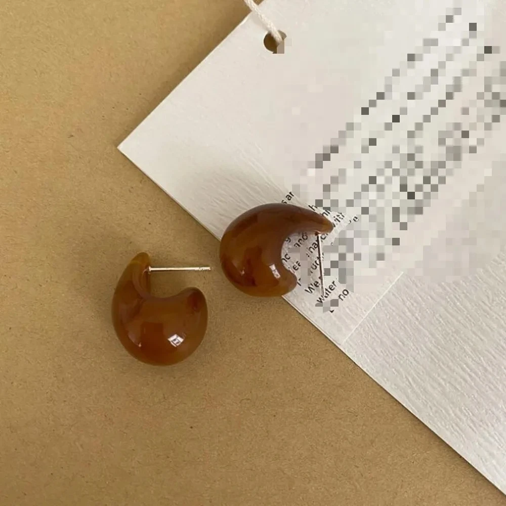 Retro Amber Brown Comma Earrings 5
