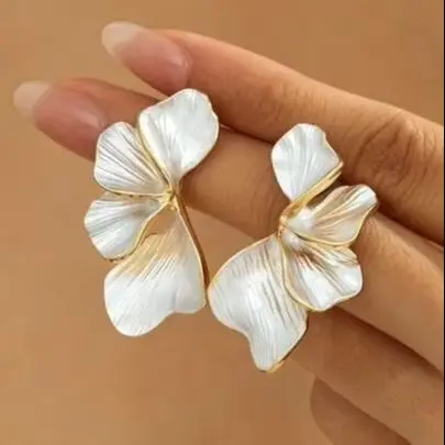 Elegant Ginkgo Leaf White Enamel Edge Flower Dangle Earrings Retro Women's Ear Accessories For Dating Vacation