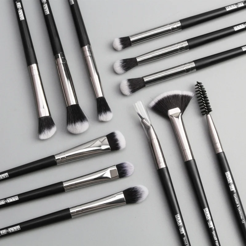 12Makeup Brush Full Set of Portable Beauty Tools Eyeshadow Brush Set