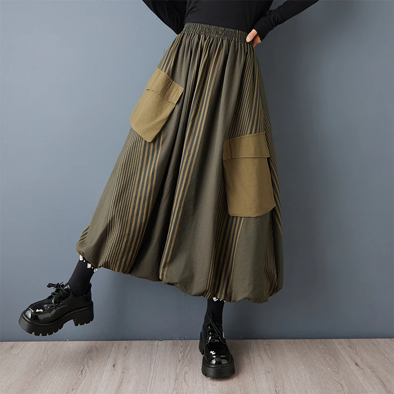 

SuperAen Black Asymmetrical Pocket Design Skirt 2025 Spring and Autumn New Striped Personalized Elastic Waist Skirts