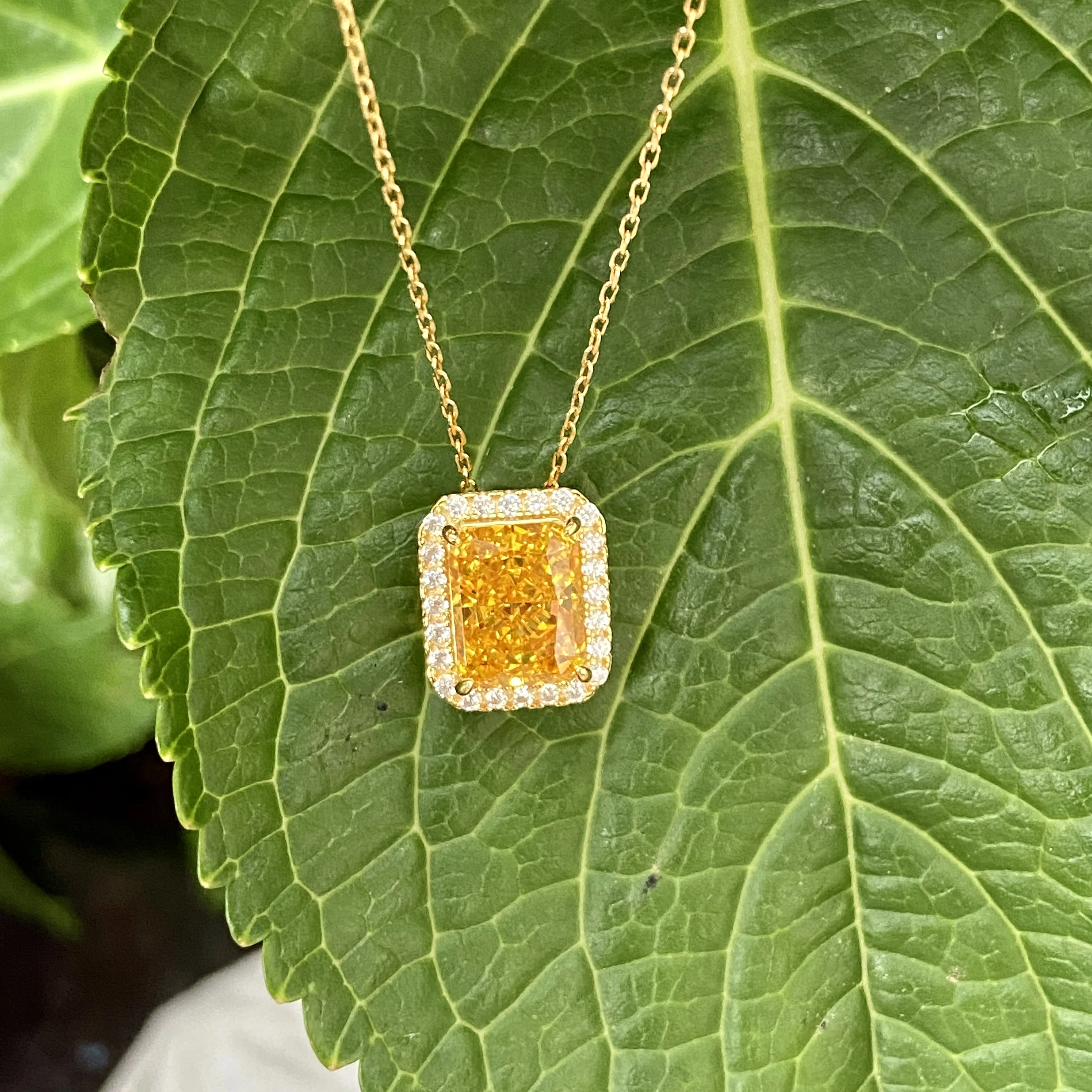 Bocarman Mintgrüner rechteckiger Anhänger aus S925-Silber, platiniert, mit eisgeschnittenem Zirkon, Halskette für Damen, hypoallergener Schmuck – Detail 4