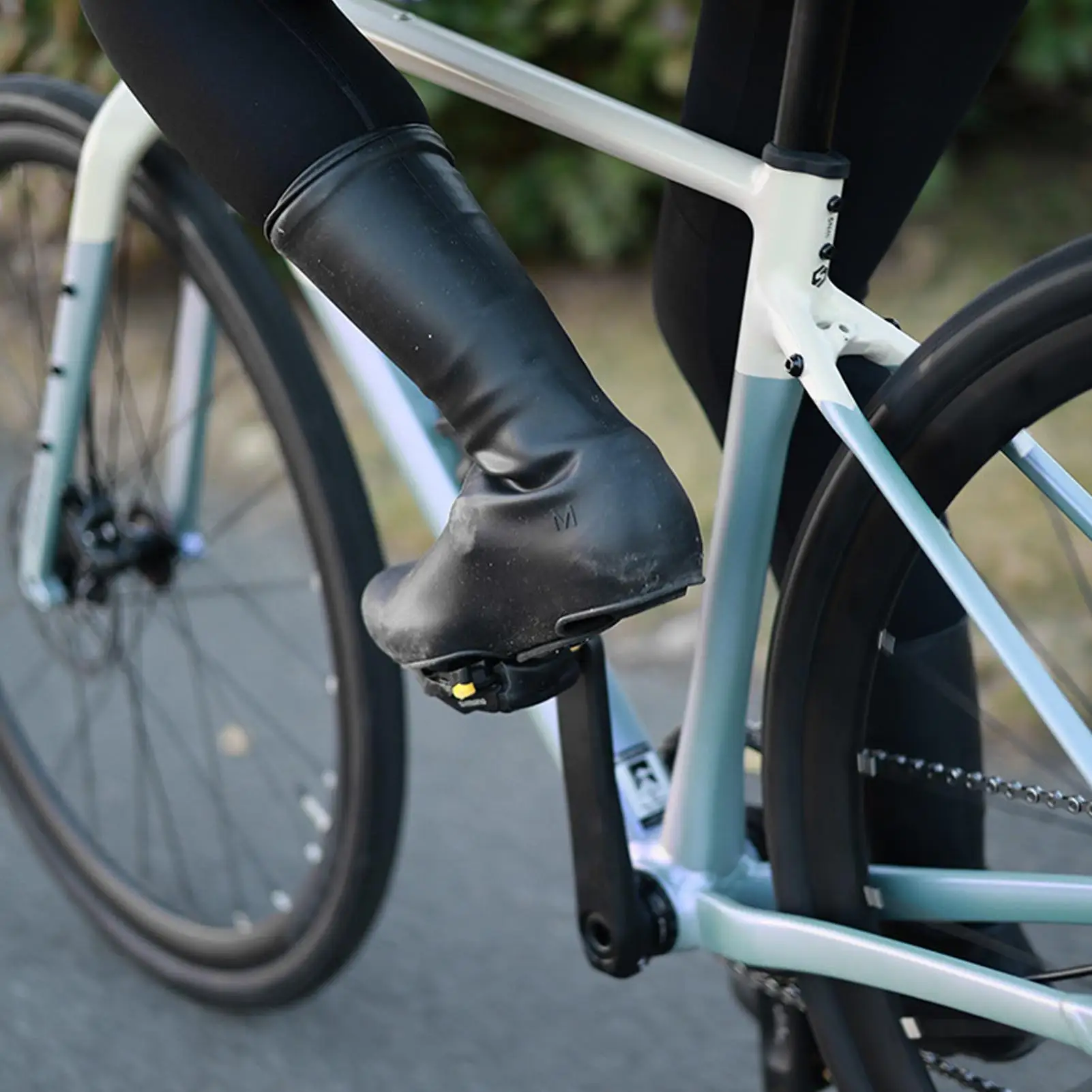 

1 pair S/M/L Bike Shoe Covers Waterproof Windproof Cycling Shoe Covers Protector Outdoor Warm bicycle Shoe Covers with Lock