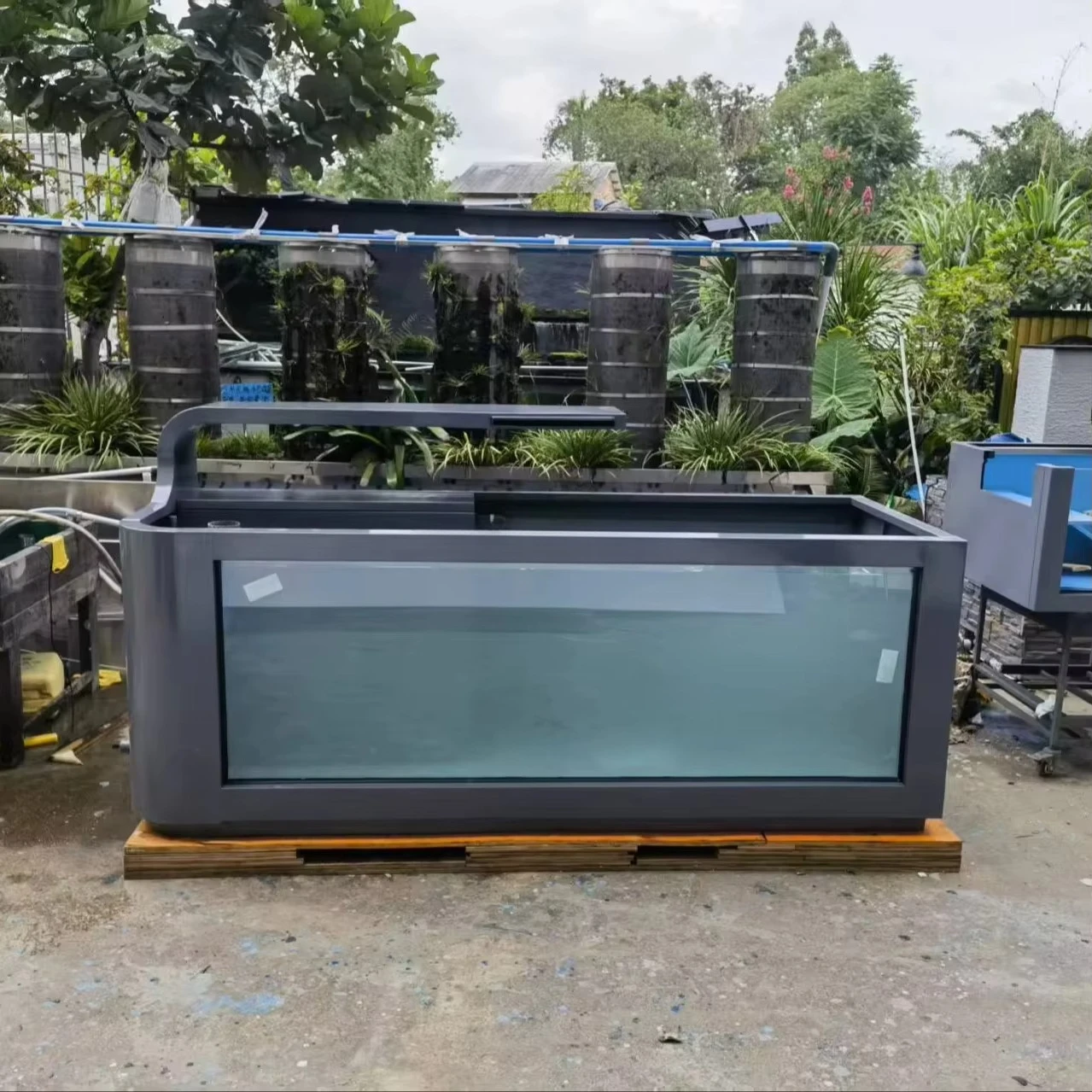 Eco-Friendly Stainless Steel 540GAL Commercial Outdoor Koi Pond Turnkey Ecosystem Tank