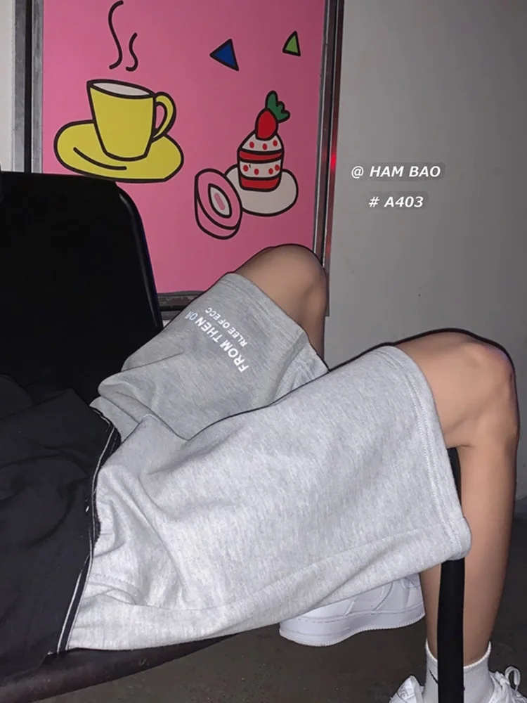 

Повседневные спортивные шорты для мужчин, лето 2024, модные универсальные спортивные шорты свободного кроя с прямыми штанинами и средней талией