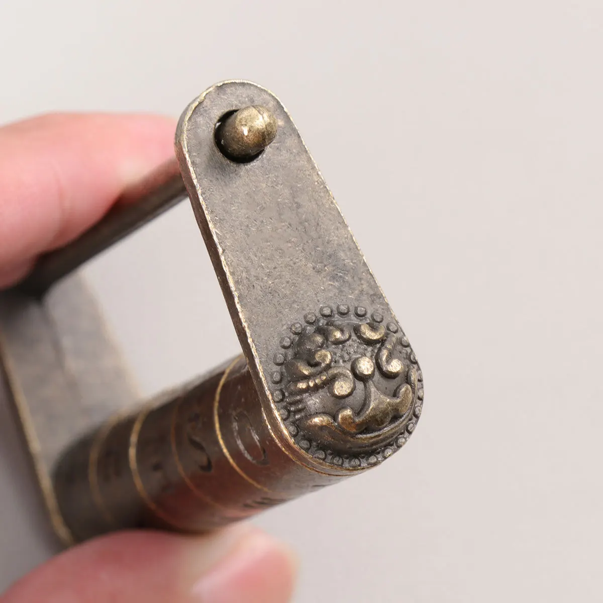 

Style Password Lock Zinc Alloy Retro English Letter Design Classic Safe for Home Office Drawer Decor Golden