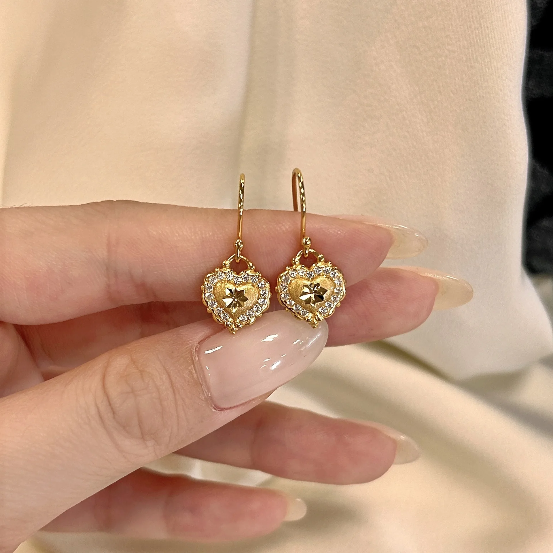 

New S925 Silver Earrings for Women, Retro Luxury Heart Shaped Brushed Earrings, Elegant, Versatile, Exquisite