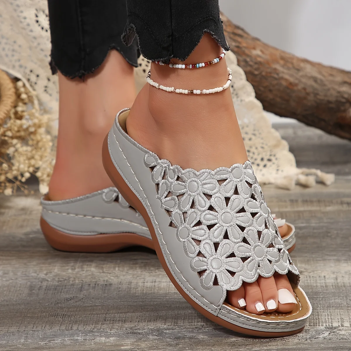 Elegante Blumen-Komfort-Sandalen für Damen – ausgehöhltes, stilvolles Keildesign, vielseitige Slides für Freizeit- und Strandbekleidung – Detail 5