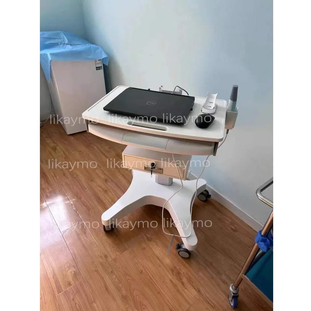 Fotografia 4: Carrinho Médico Premium Leve de Alumínio para Escaneamento